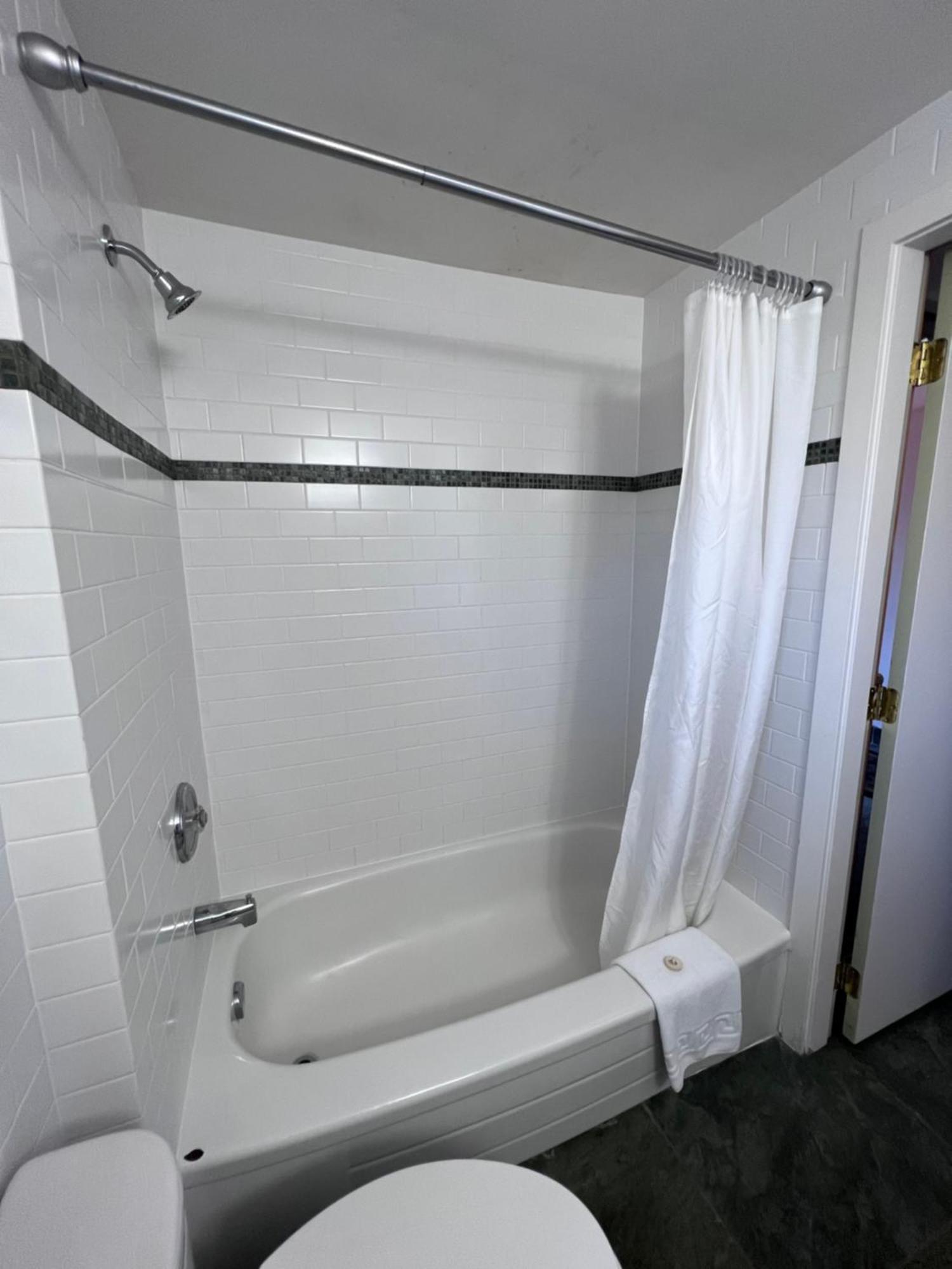 Shorewater Resort Qualicum Beach Ngoại thất bức ảnh
