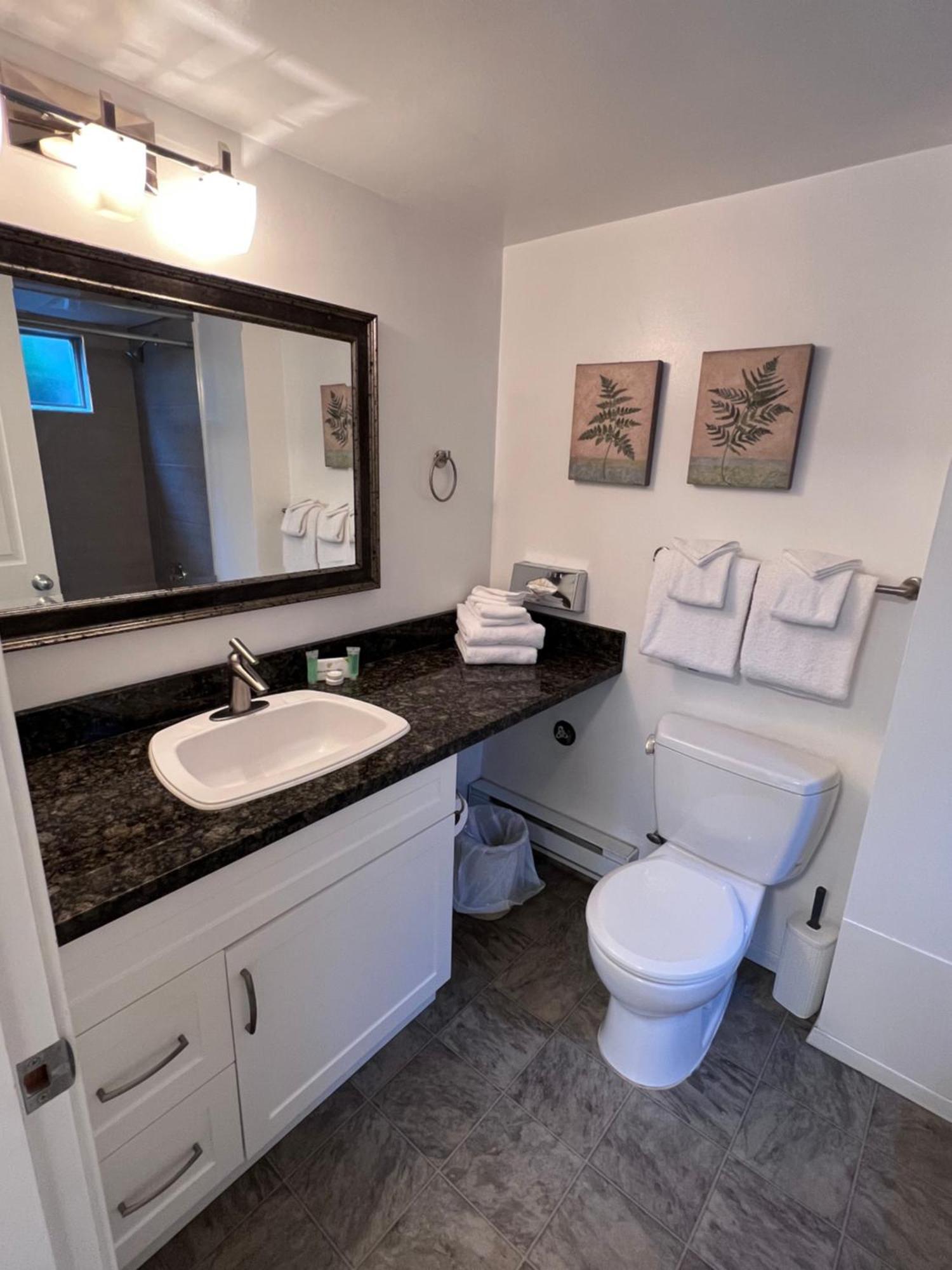 Shorewater Resort Qualicum Beach Ngoại thất bức ảnh